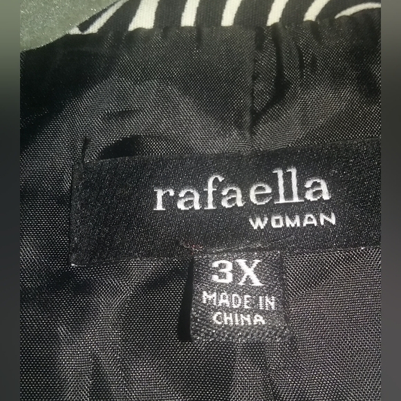 Rafaella Black and White Jacket with Pockets and Two Button Closure - 3X - Picture 3 of 6